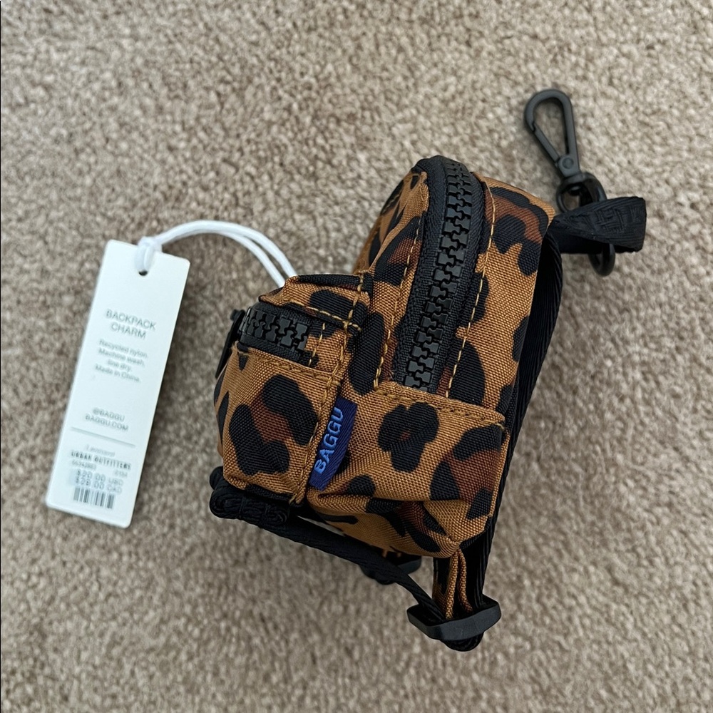 BAGGU leopard Mini Backpack Charm - image 2